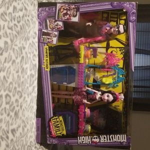 MONSTER HIGH VAMPIRE KITCHEN